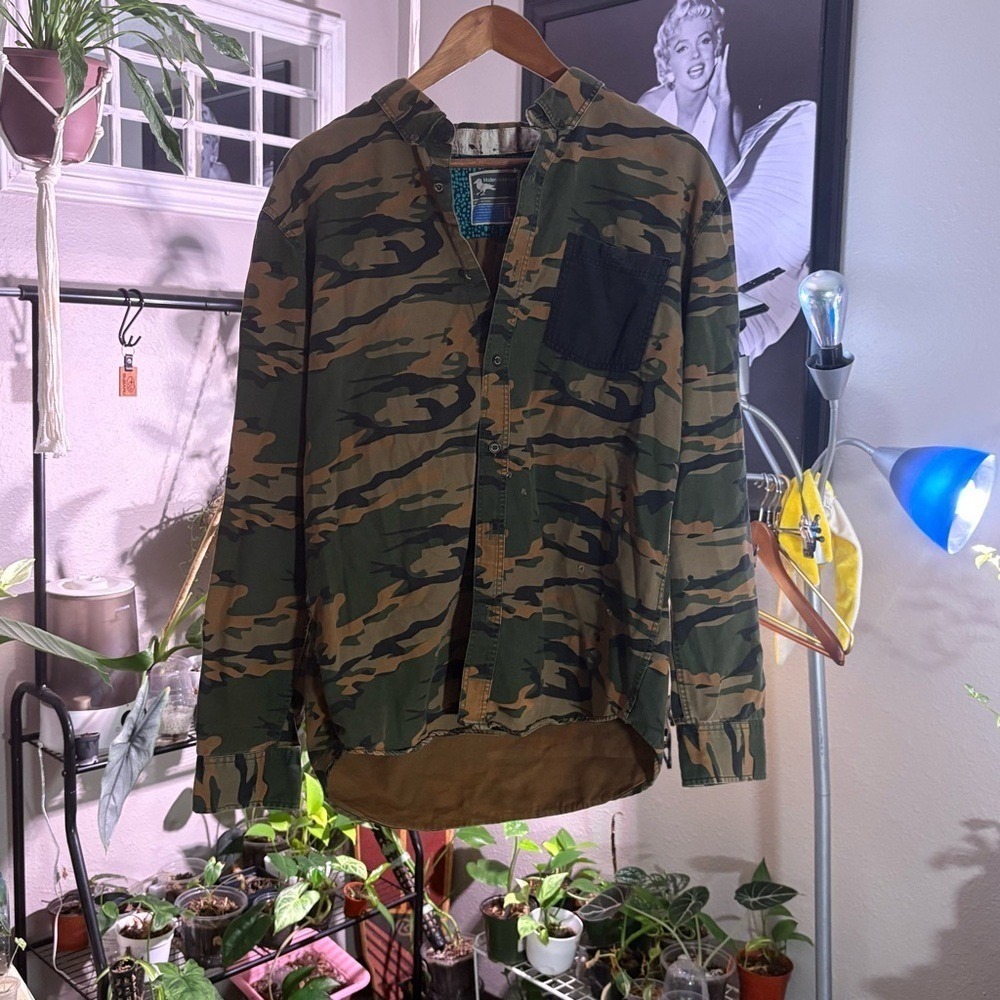 Modern Amusement Camo Button Down – Men's Large